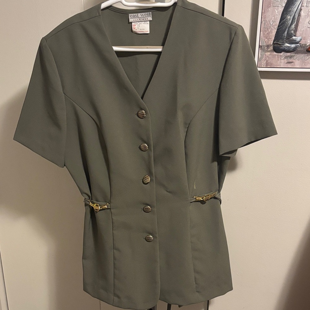 Chic Olive Button-Up Blouse